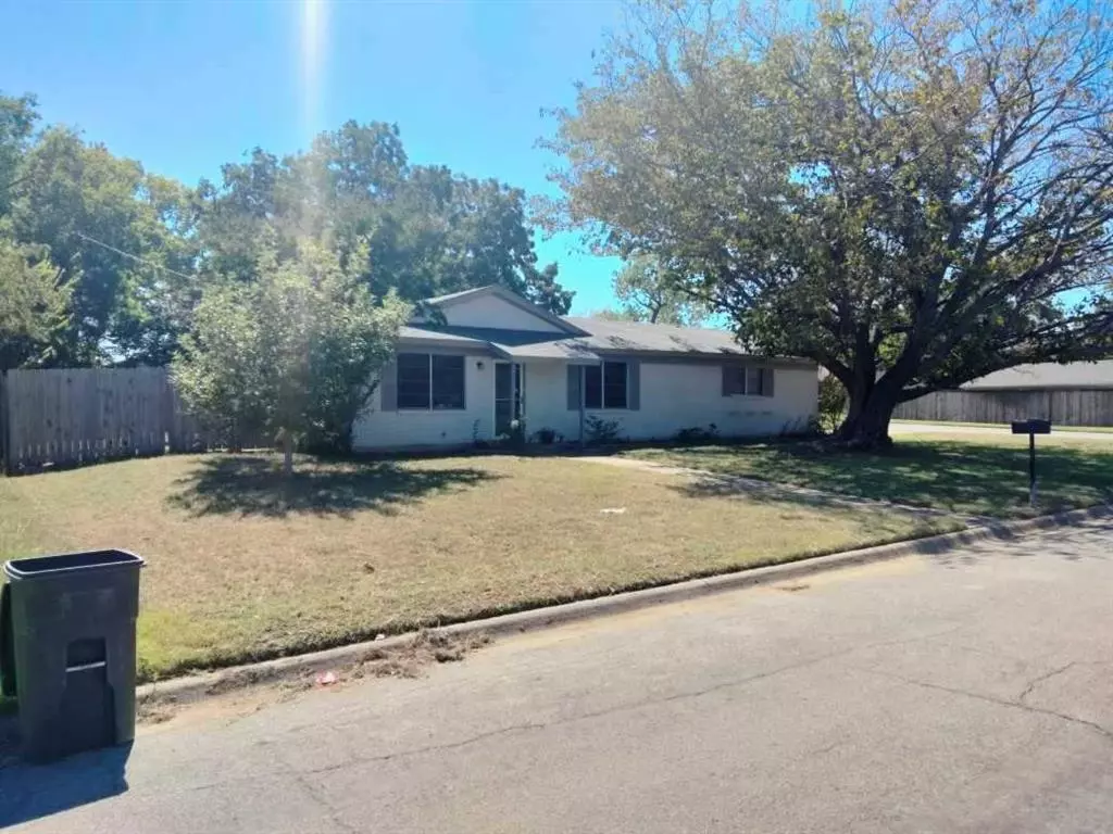 Hurst, TX 76053,673 W Cedar Street