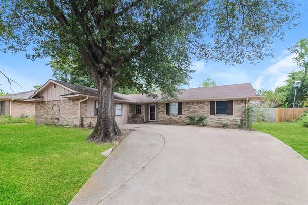 617 Deer Drive, Greenville, TX 75402