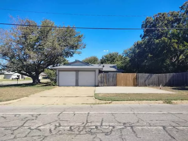 Hurst, TX 76053,673 W Cedar Street