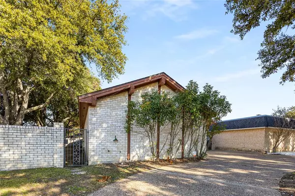 Fort Worth, TX 76109,3844 Arborlawn Drive