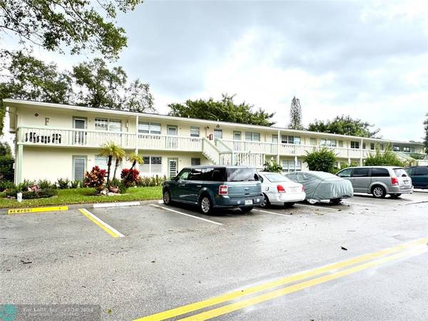 Deerfield Beach, FL 33442,102 Newport F  #102