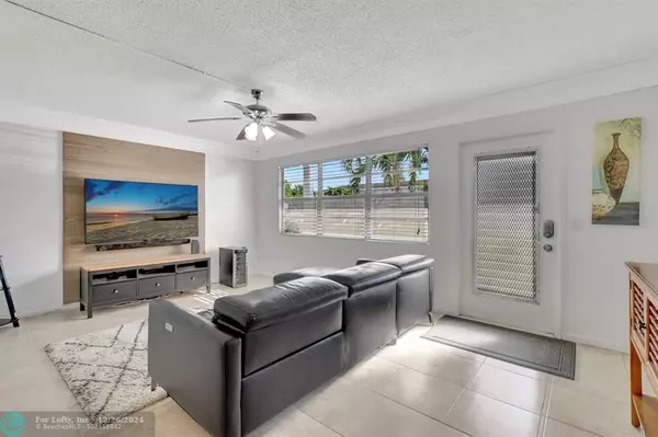 Deerfield Beach, FL 33442,24 Newport B  #24