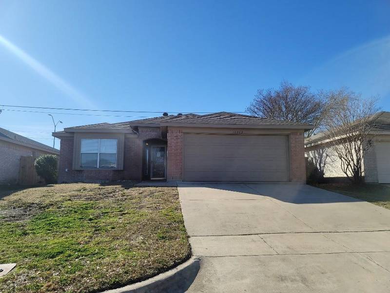 10909 Deauville Circle S, Fort Worth, TX 76108