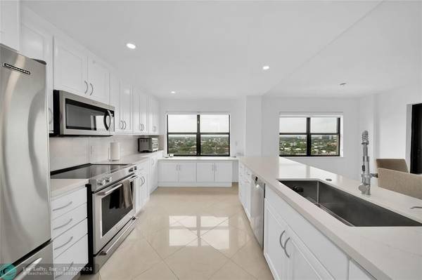 Lauderdale By The Sea, FL 33308,5000 N Ocean Blvd  #1402