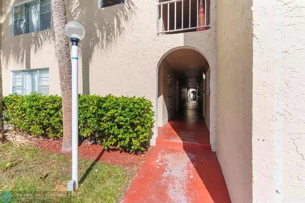 Coral Springs, FL 33065,2700 Riverside Dr  #203-B