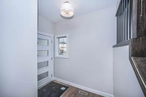 Calgary, AB T3J 5R6,7 homestead CIR Northeast