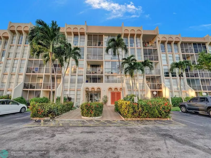 601 Three Islands Blvd  #207, Hallandale Beach, FL 33009