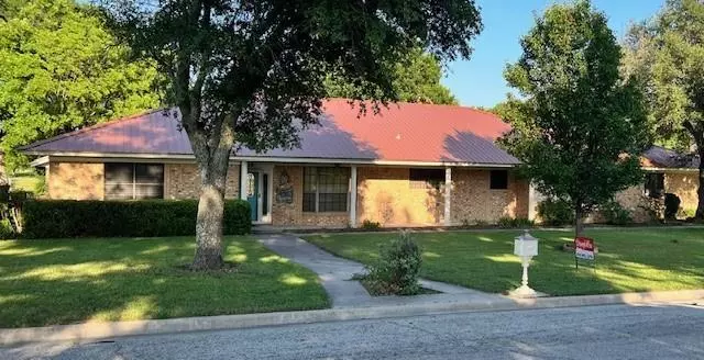 Muenster, TX 76252,618 N Sycamore Street