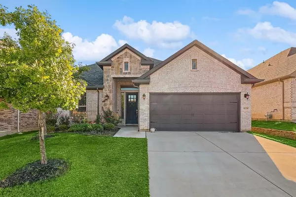 10320 Linger Lane,  Fort Worth,  TX 76244