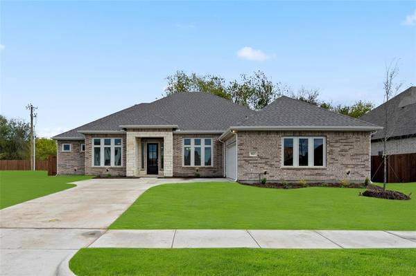 943 Richard Pittmon Drive, Desoto, TX 75115