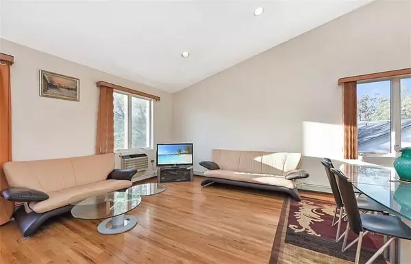 Brooklyn, NY 11235,4817 Bedford AVE #3A