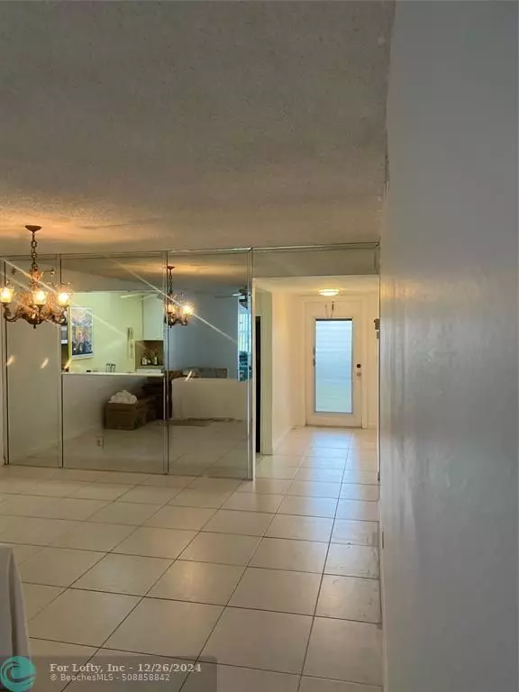 Sunrise, FL 33322,9721 Sunrise Lakes Blvd  #106