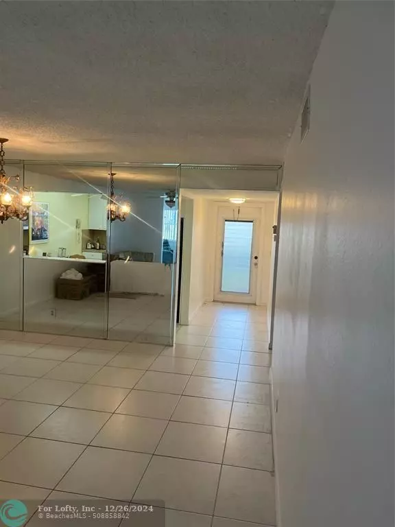 Sunrise, FL 33322,9721 Sunrise Lakes Blvd  #106