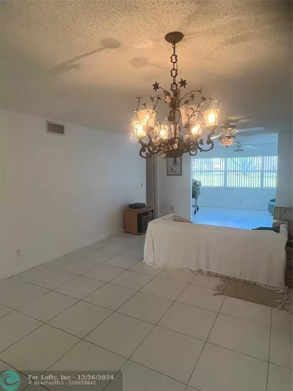 Sunrise, FL 33322,9721 Sunrise Lakes Blvd  #106