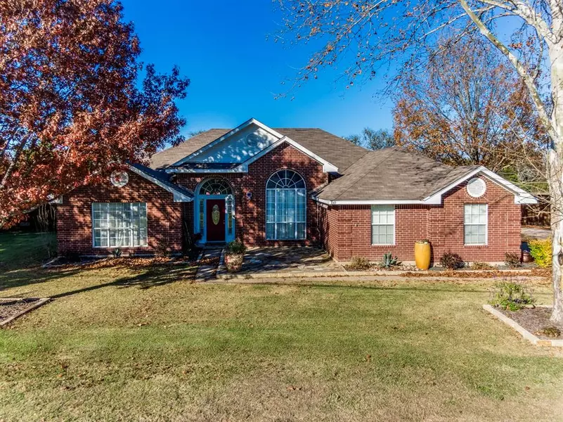 845 Rock Creek Lane, Red Oak, TX 75154