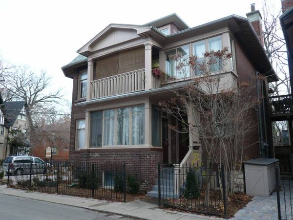 45 A Benlamond AVE #2, Toronto E02, ON M4E 1Y8