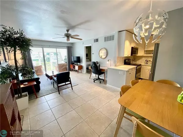 3040 NE 16th Ave  #410, Oakland Park, FL 33334