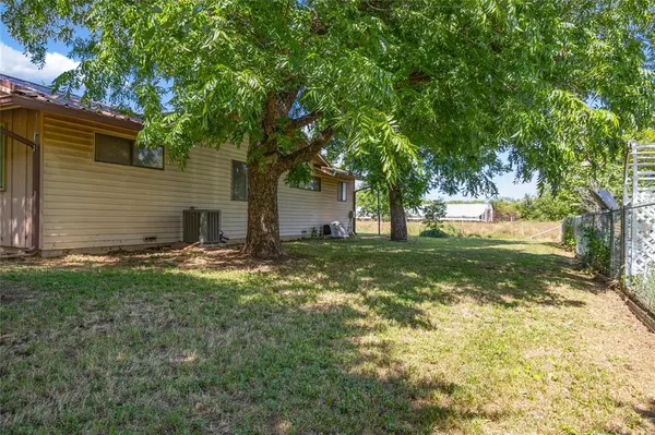 Blanket, TX 76432,409 3rd Street