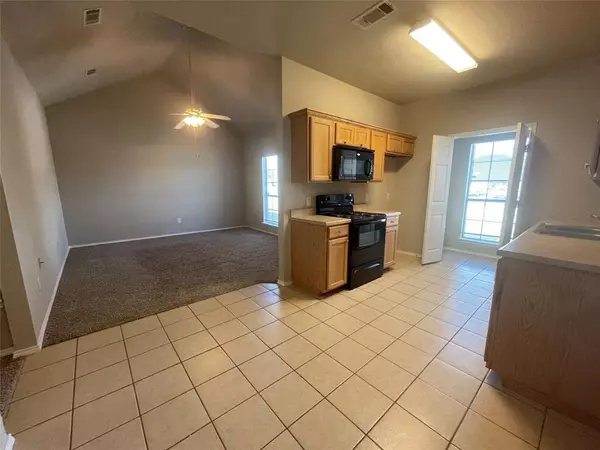 120 Collett Court #122, Weatherford, TX 76088