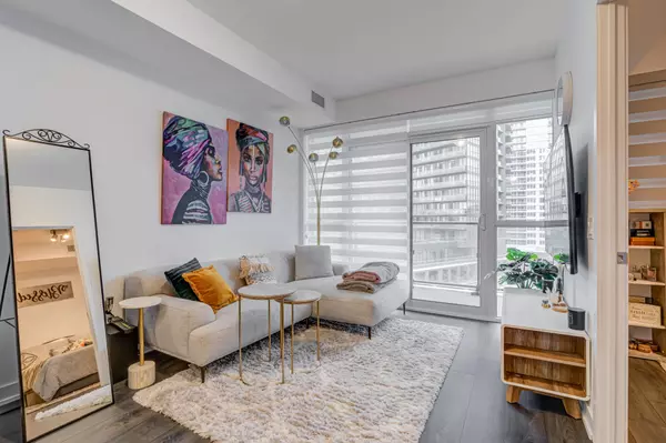 38 Iannuzzi ST #1008, Toronto C08, ON M5V 0S2