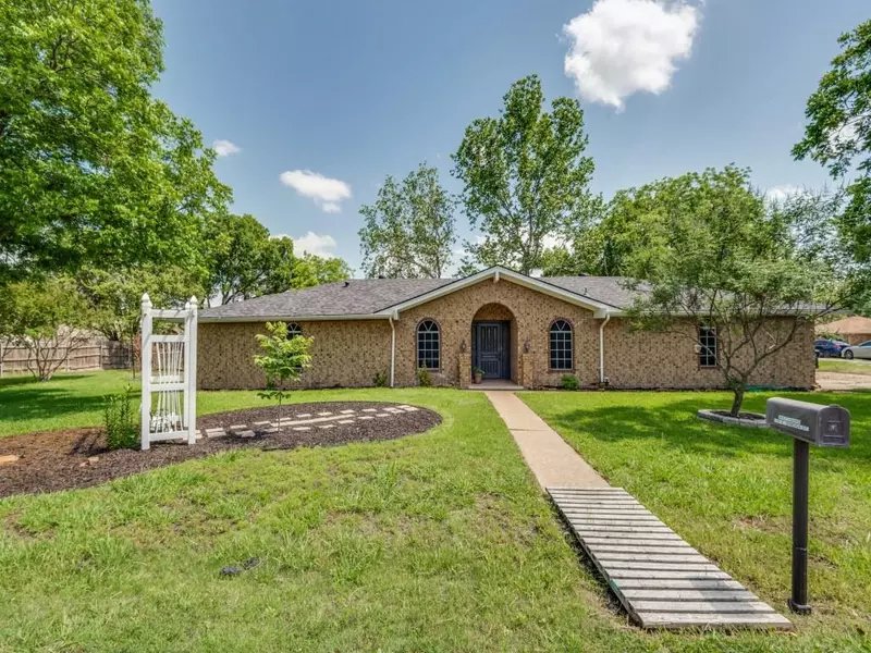 100 E Mimosa Street, Crandall, TX 75114