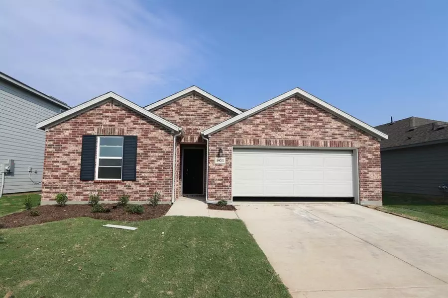 1925 Coleto Road, Crandall, TX 75114