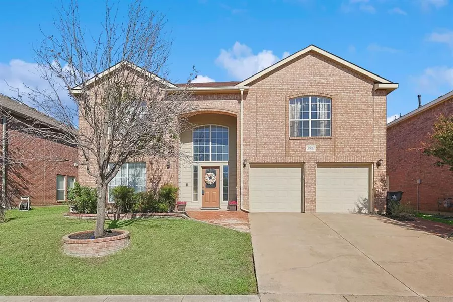 225 Quail Trail Lane, Arlington, TX 76002