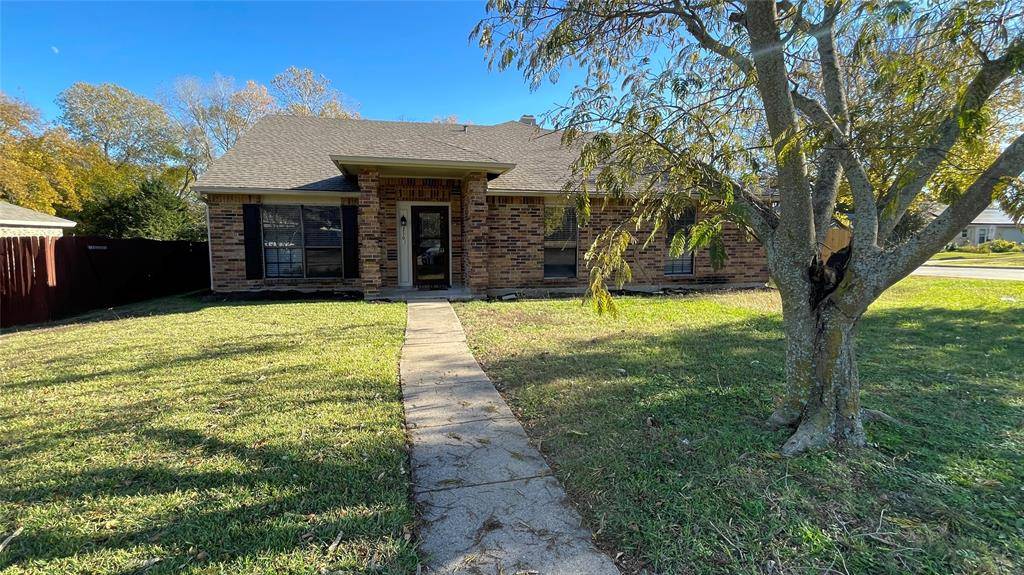 316 Diamond Drive, Desoto, TX 75115