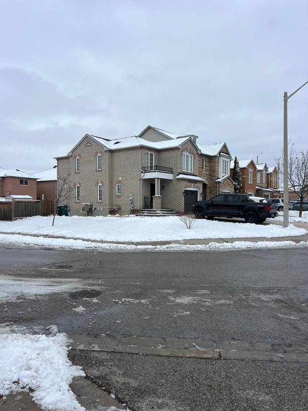 10 Eastview Gate, Brampton, ON L6P 1M6