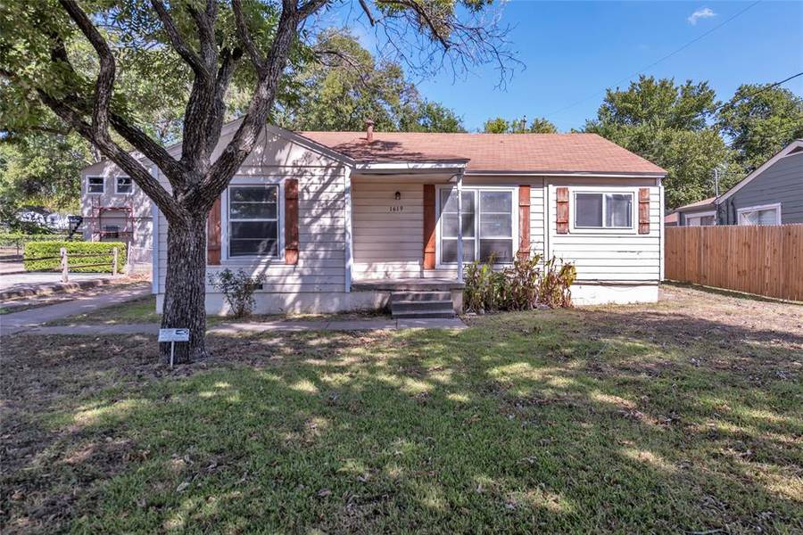 1619 Long Avenue, River Oaks, TX 76114