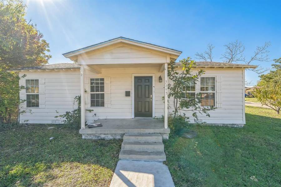 3245 Alta View Street, Fort Worth, TX 76111