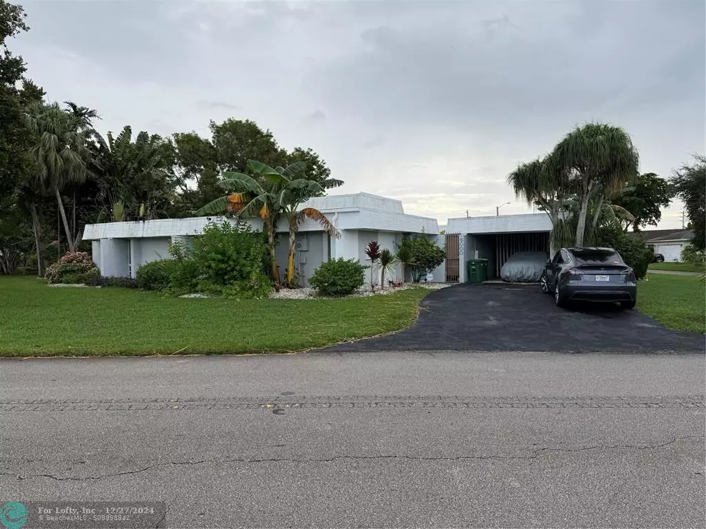 Tamarac, FL 33319,5000 Bayberry Ln