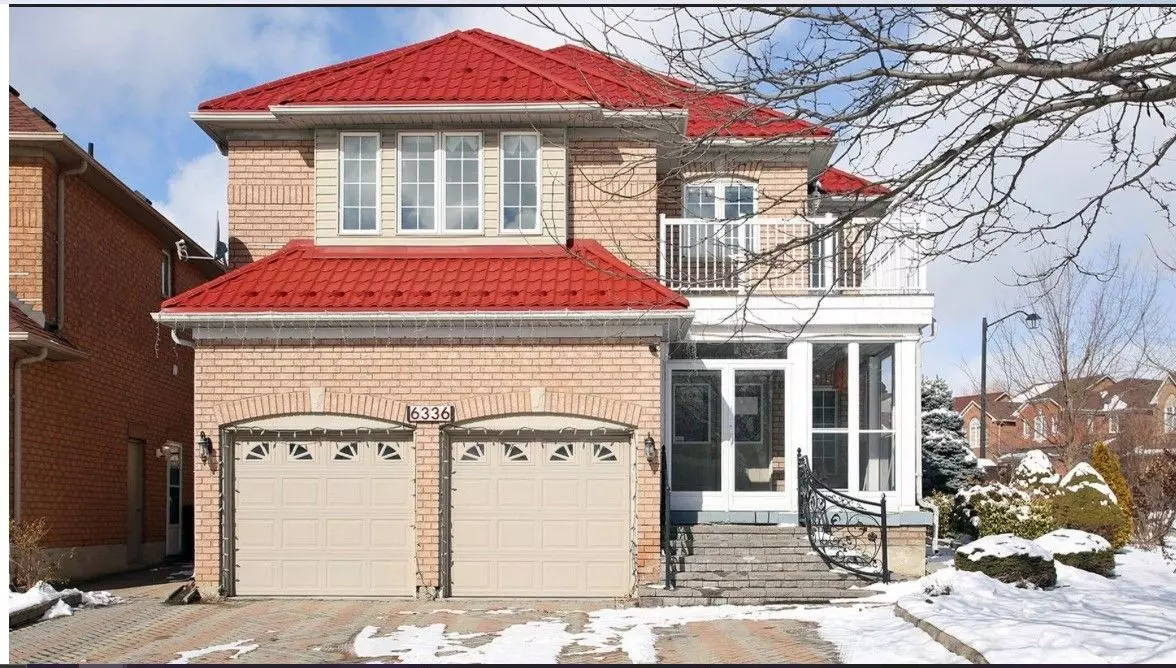 Mississauga, ON L5W 1E2,6336 Western Skies WAY N