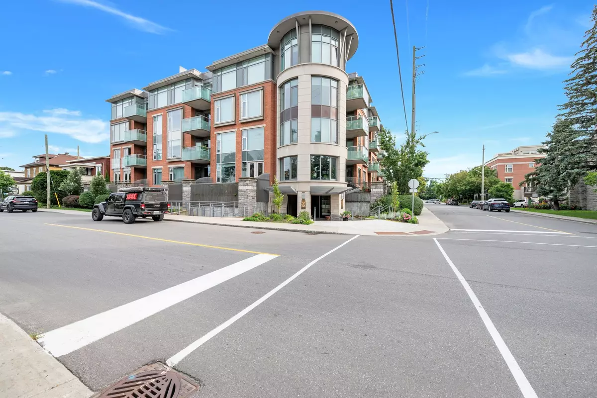 New Edinburgh - Lindenlea, ON K1M 2B7,295 Mackay ST #304