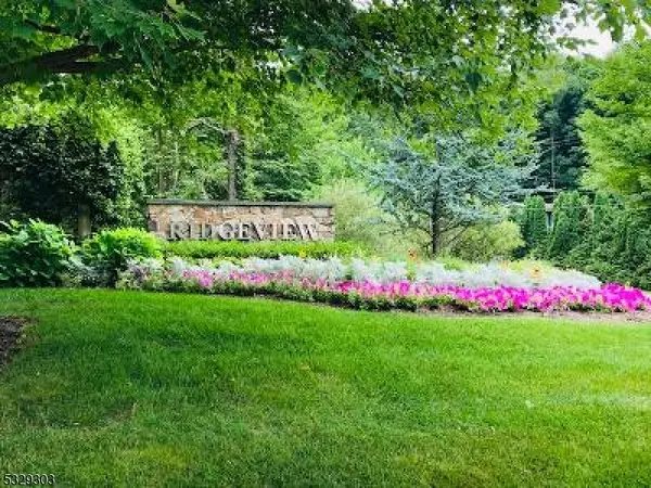 Mount Arlington Boro, NJ 07856,26 Ridgeview Ln