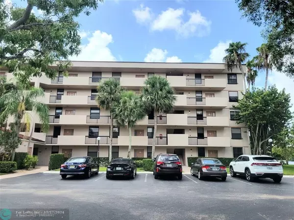 Coconut Creek, FL 33066,2767 Carambola Cir  #406