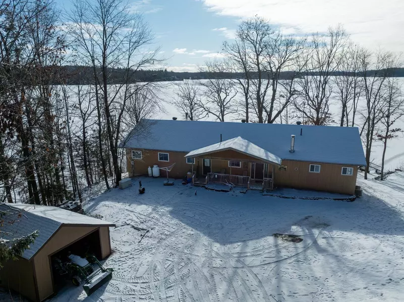 105 Taber Hill LN W, Rideau Lakes, ON K0G 1E0