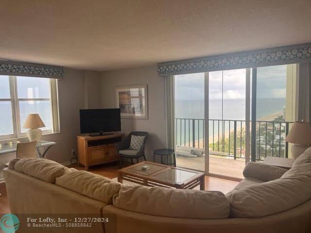 Pompano Beach, FL 33062,101 Briny Ave  #2402