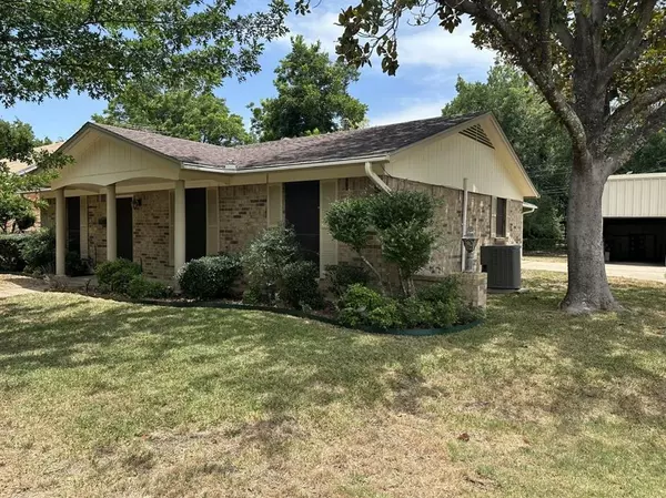 Burleson, TX 76028,225 Smith Street