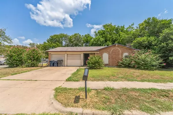 7452 Darien Street, Fort Worth, TX 76140