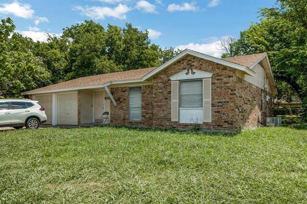 6237 Warrington Place, Fort Worth, TX 76112