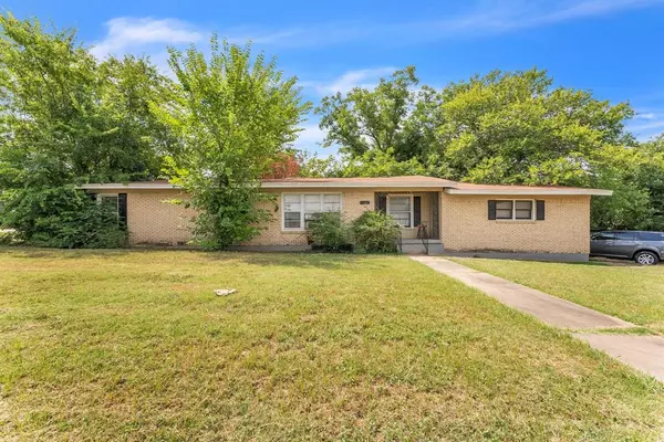 5512 Meadowbrook Drive, Fort Worth, TX 76112