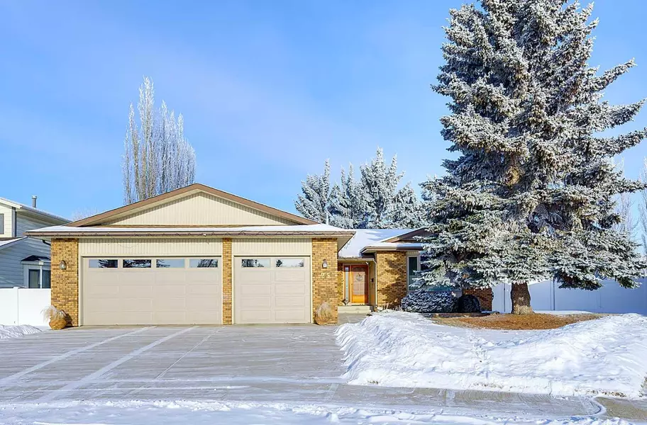 25 Rose CRES, Red Deer, AB T4P 3K3