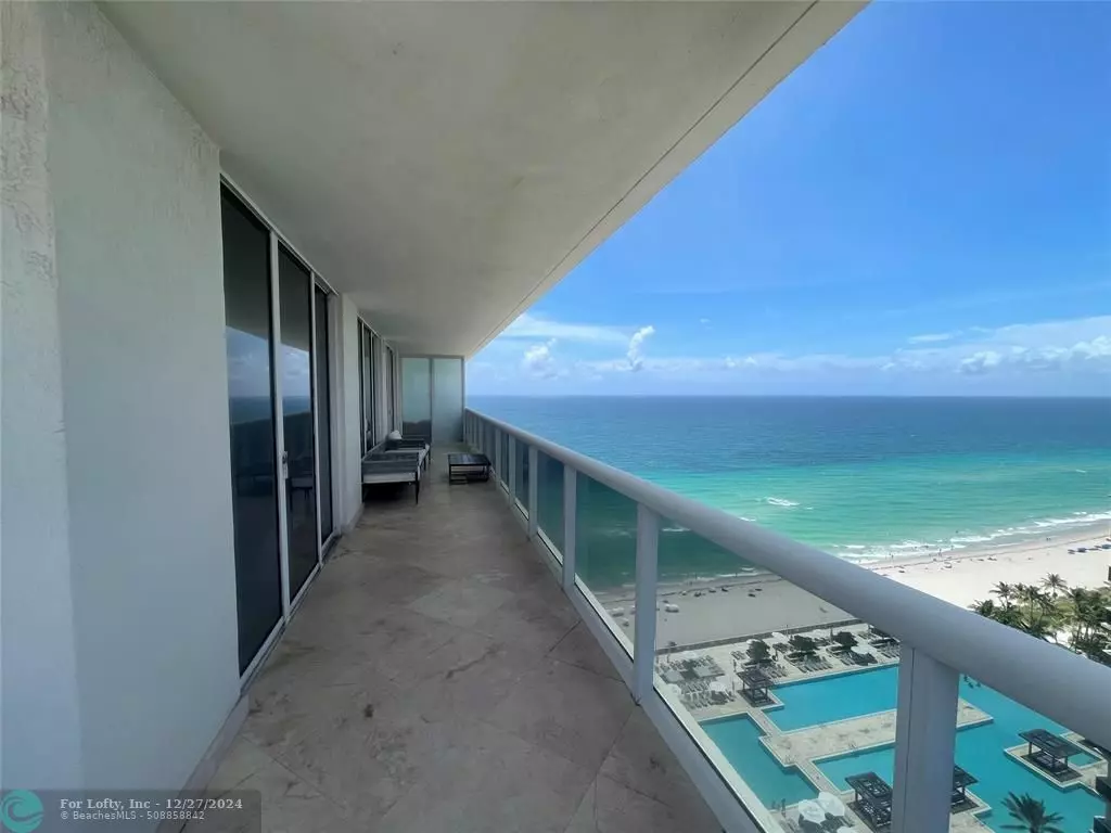 Hallandale Beach, FL 33009,1830 S Ocean Dr  #2406