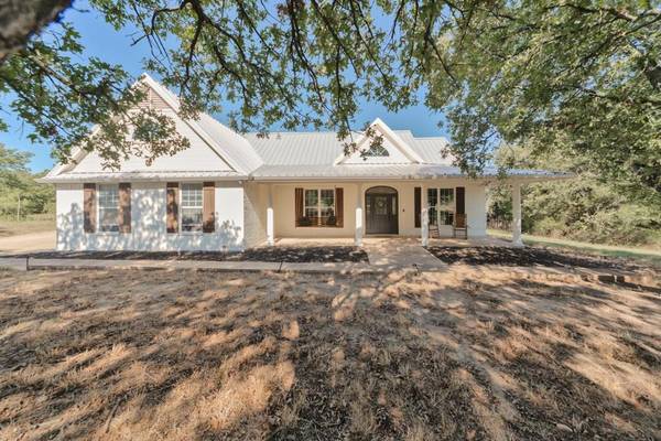 2055 County Road 1370, Alvord, TX 76225