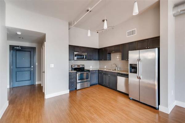 Fort Worth, TX 76104,928 Travis Avenue #405