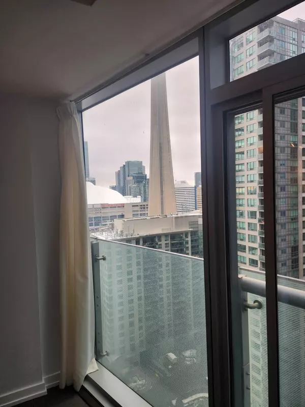 12 York ST #1908, Toronto C01, ON M5J 2Z2