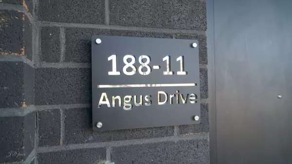 Ajax, ON L1S 0G5,188 Angus DR #11