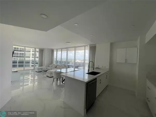 Hallandale Beach, FL 33009,1830 S Ocean Dr  #2406