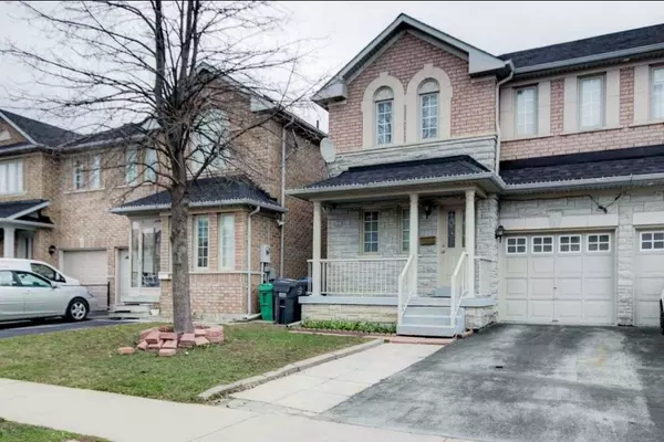 7 Canoe Glide LN, Brampton, ON L6R 2A8